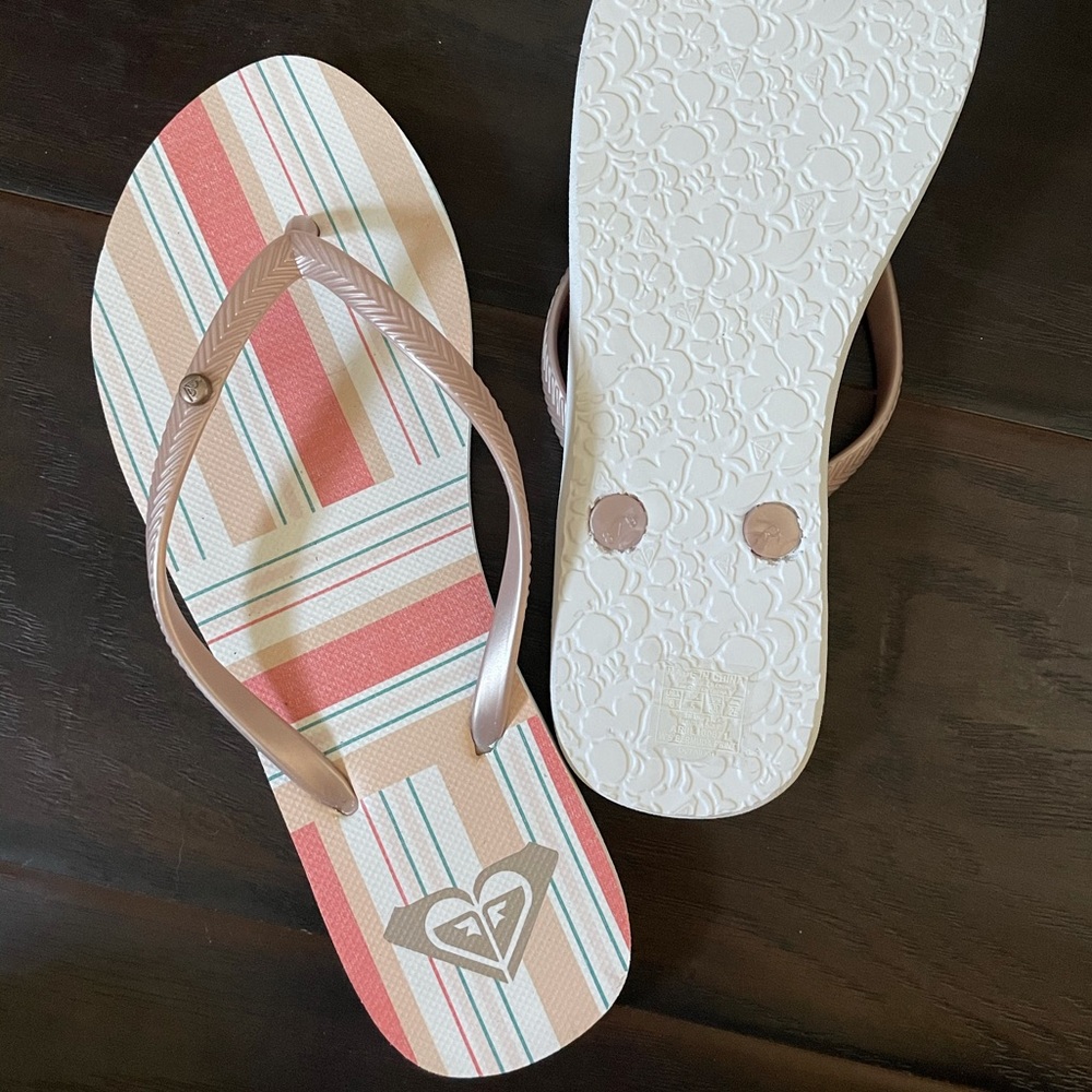 NEW Roxy Sandals! ☀️🌴 - Picture 3 of 4